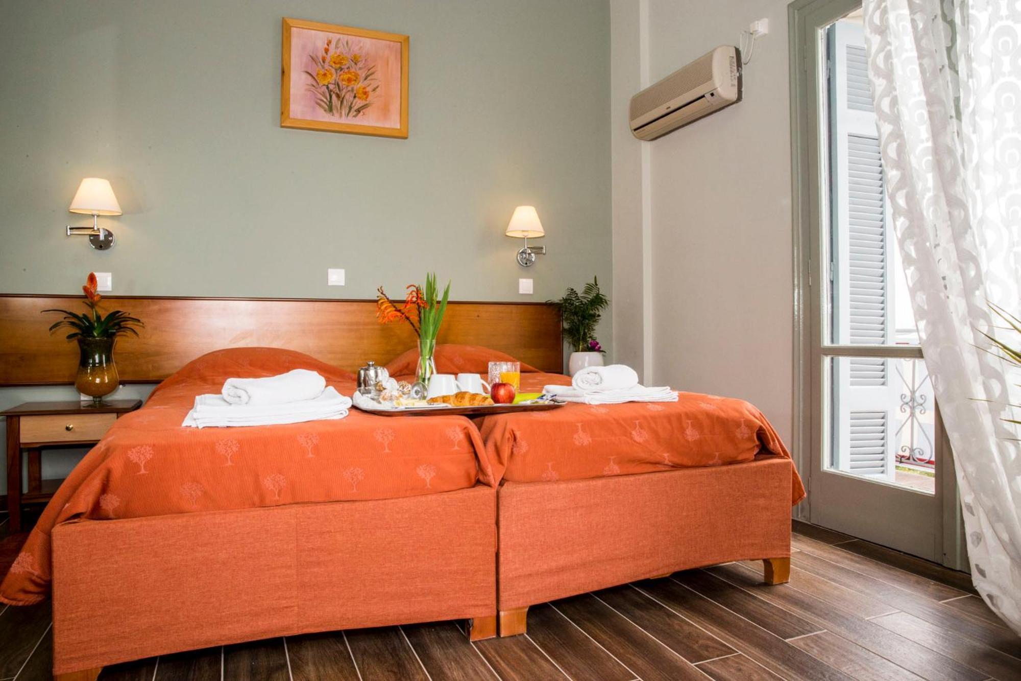 Togias Hotel Aegina Esterno foto