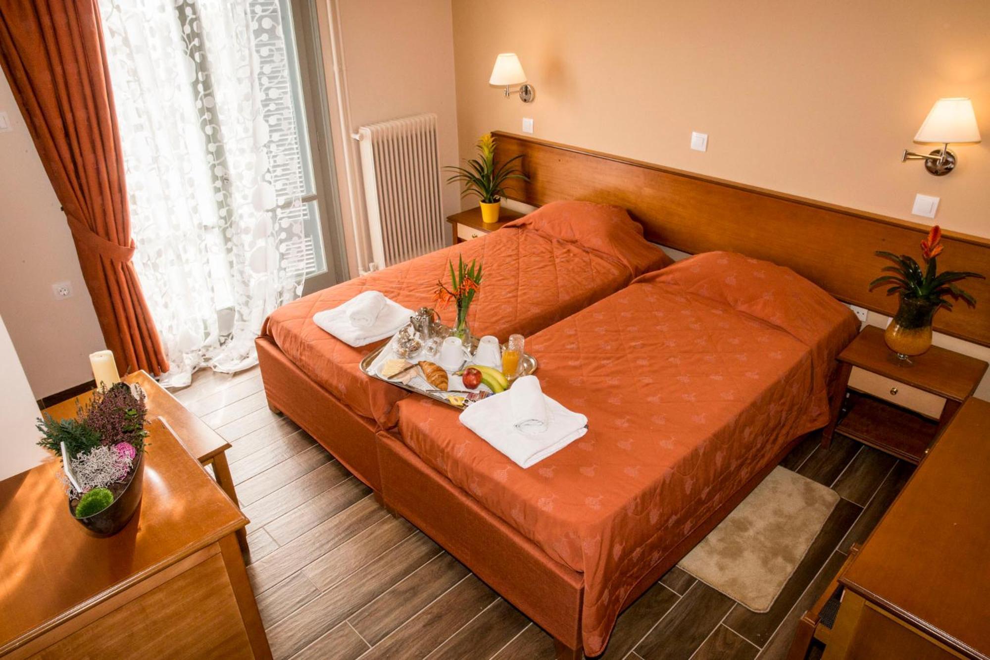 Togias Hotel Aegina Esterno foto